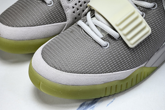 508214-010 AIR YEEZY 2 WOLF GREY/PURE PLATINUM