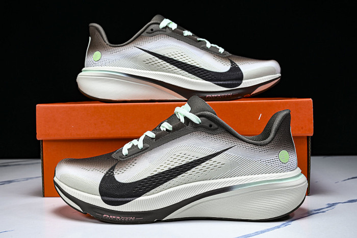 IW2349-001 AIR ZOOM PEGASUS 42 BREATHABLE LIGHTWEIGHT AND WEAR RESISTANT SHOES WHITE/BLACK