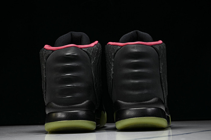 508214-006 AIR YEEZY 2 BLACK/BLACK-SOLAR RED