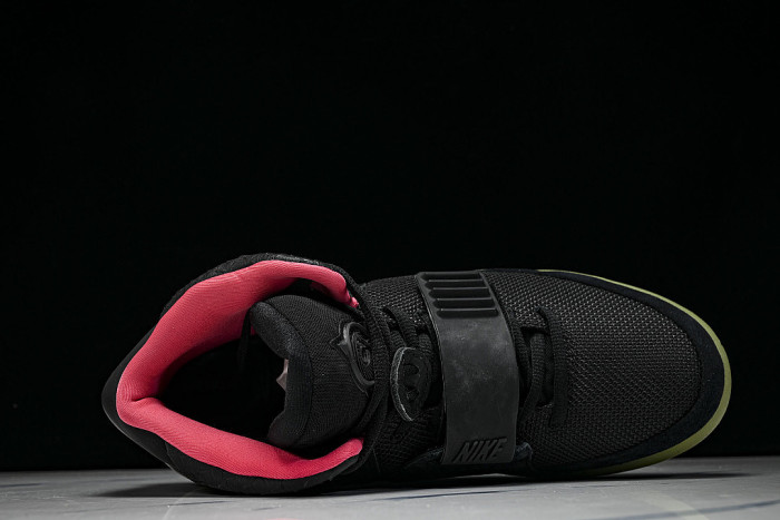 508214-006 AIR YEEZY 2 BLACK/BLACK-SOLAR RED