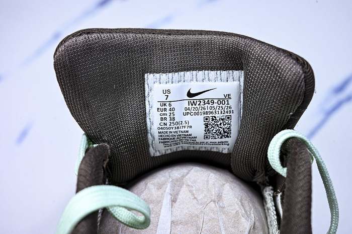 IW2349-001 AIR ZOOM PEGASUS 42 BREATHABLE LIGHTWEIGHT AND WEAR RESISTANT SHOES WHITE/BLACK