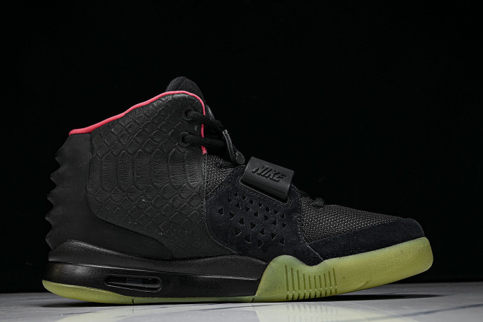 508214-006 AIR YEEZY 2 BLACK/BLACK-SOLAR RED