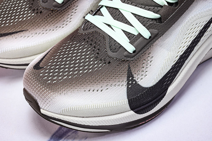 IW2349-001 AIR ZOOM PEGASUS 42 BREATHABLE LIGHTWEIGHT AND WEAR RESISTANT SHOES WHITE/BLACK