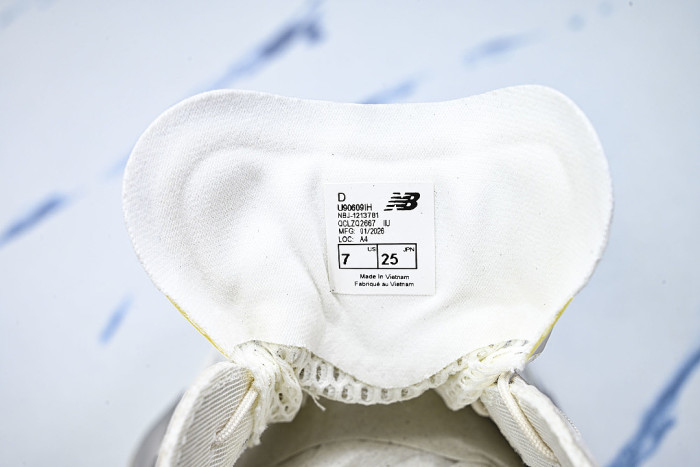 U90609IH RETRO CASUAL SPORTS LIFESTYLE SHOES OFF WHITE/MAUVE