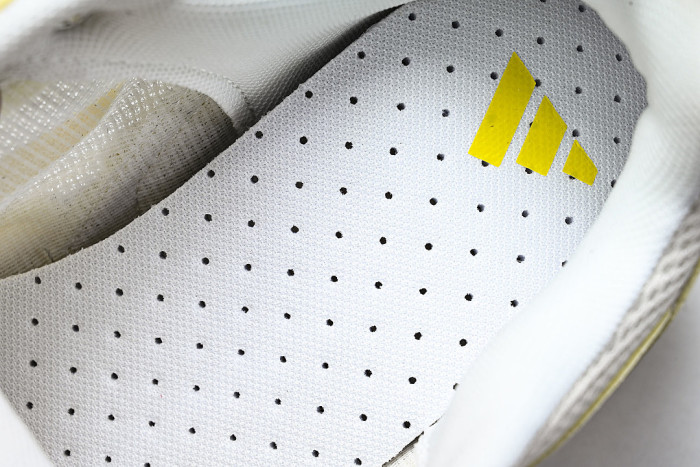JH9749 CLIMACOOL VENTAGE LOW-CUT RUNNING SHOES WHITE/YELLOW