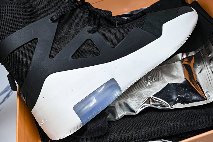 AR4237-001 AIR FEAR OF GOD 1 BLACK/BLACK