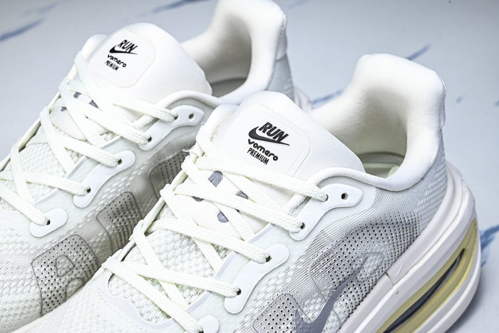 IQ8102-101 AIR ZOOM VOMERO PREMIUM THICK SOLED AIR CUSHIONED RUNNING SHOES LIGHT GRAY/GREY