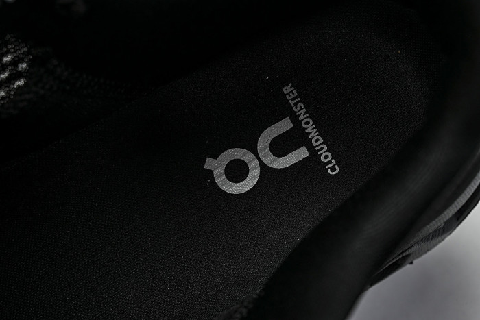 ON RUNNING CLOUDMONSTER 3 BLACK/GREY/BLACK