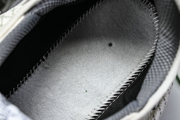 IQ9789-062 ACG MOUNTAIN FLY LOW GORE-TEX SE PHANTOM GREY/TEAM CRIMSON/MATTE OLIVE GREEN/GREY