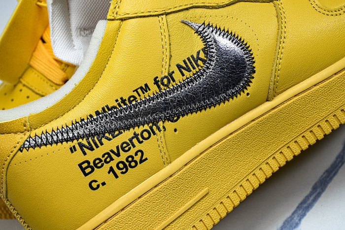 DD1876-700 AIR FORCE 1 LOW UNIVERSITY GOLD/BLACK-METALLIC SILVER