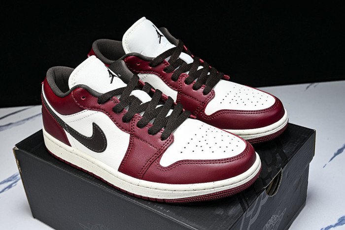 IX5004-121 AIR JORDAN 1 LOW RETRO-STYLE BASKETBALL SHOES WHITE/RED/BLACK
