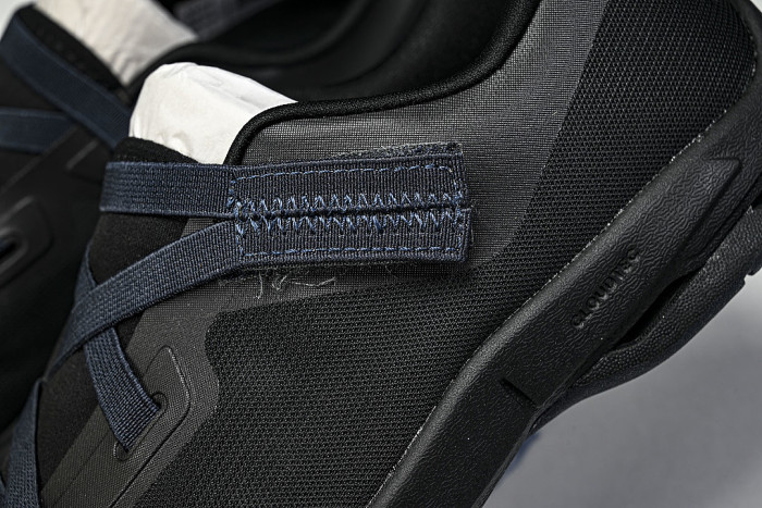 3MG10815460 ON RUNNING CLOUDNOVA MOON BLACK/BLACK/BLACK