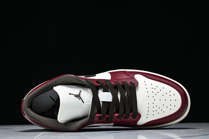 IX5004-121 AIR JORDAN 1 LOW RETRO-STYLE BASKETBALL SHOES WHITE/RED/BLACK