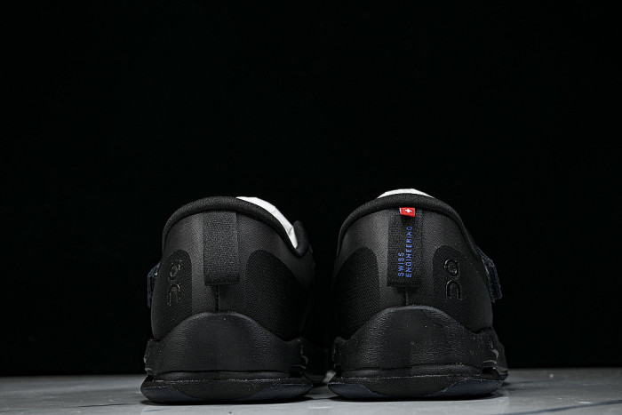 3MG10815460 ON RUNNING CLOUDNOVA MOON BLACK/BLACK/BLACK