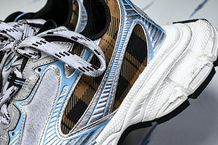 W3XMM4210 3XL GEL TRENDY RUNNING SHOES SILVER/BLACK/BROWN