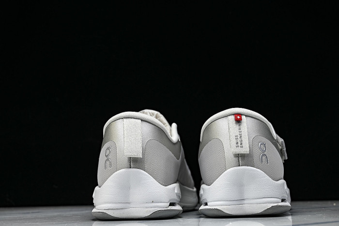 3MG10813290 ON RUNNING CLOUDNOVA MOON GREY/GREY/GREY