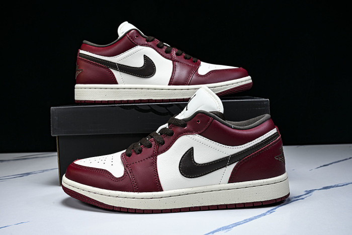 IX5004-121 AIR JORDAN 1 LOW RETRO-STYLE BASKETBALL SHOES WHITE/RED/BLACK