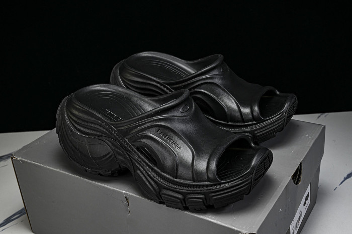 W6XLM 1000 BALENCIAGA 6XL SLIDE CASUAL SLIPPERS BLACK/INKINESS
