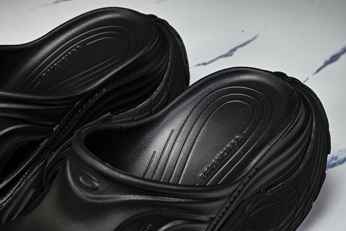 W6XLM 1000 BALENCIAGA 6XL SLIDE CASUAL SLIPPERS BLACK/INKINESS