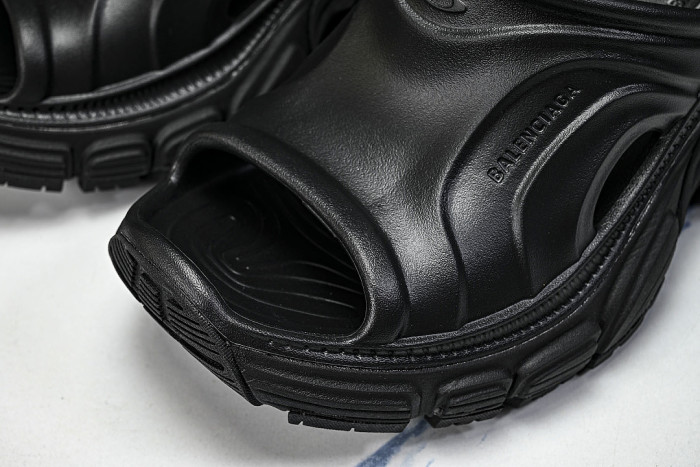 W6XLM 1000 BALENCIAGA 6XL SLIDE CASUAL SLIPPERS BLACK/INKINESS
