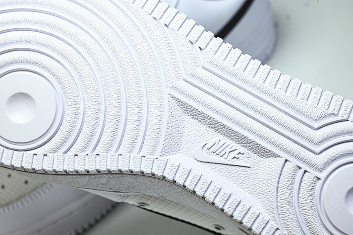 IR0952-100 AIR FORCE 1 07 LOW CASUAL SNEAKERS WHITE/BLACK/WHITE
