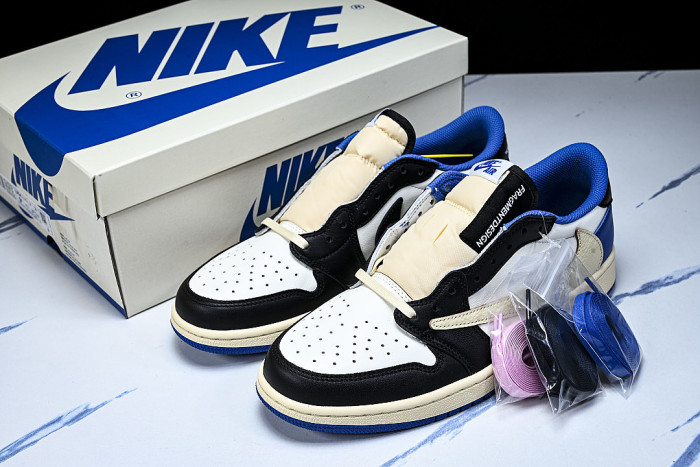DM7866-140 JORDAN 1 RETRO LOW OG SP WHITE/BLACK-ROYAL-SAIL