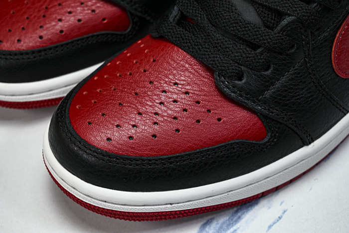 IW6276-001 JORDAN 1 RETRO LOW OG BLACK/BLACK/VARSITY RED/SUMMIT WHITE
