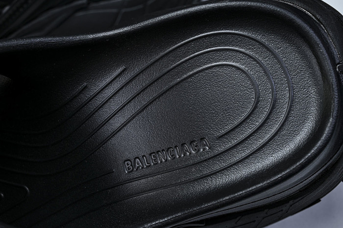 W6XLM 1000 BALENCIAGA 6XL SLIDE CASUAL SLIPPERS BLACK/INKINESS