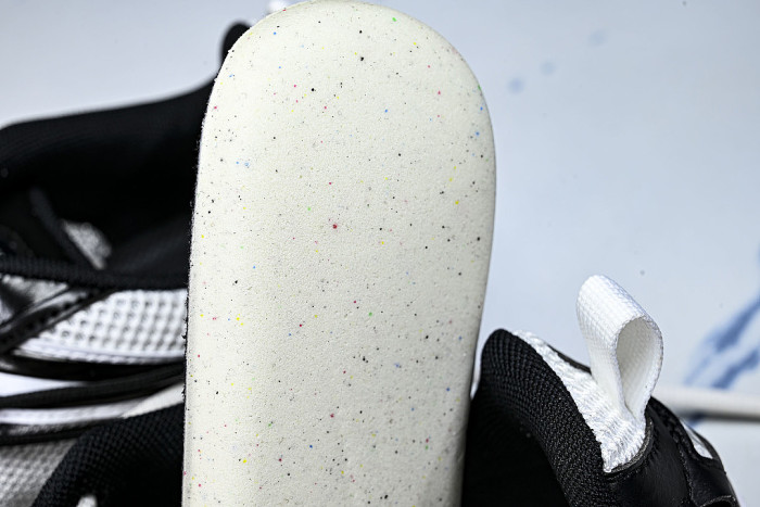 WSTE0 9010 RADAR SNEAKER WHITE/BLACK