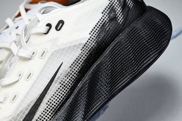 HM9697-100 AVA X SUMMIT WHITE/WHITE/BLACK/BLACK