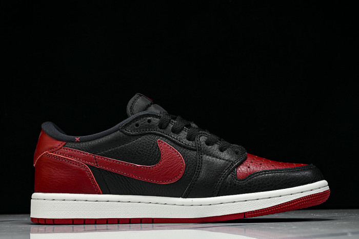 IW6276-001 JORDAN 1 RETRO LOW OG BLACK/BLACK/VARSITY RED/SUMMIT WHITE