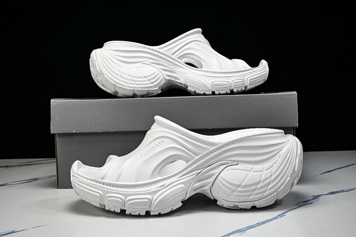 W6XLM 9000 BALENCIAGA 6XL SLIDE CASUAL SLIPPERS WHITE/PURE WHITE