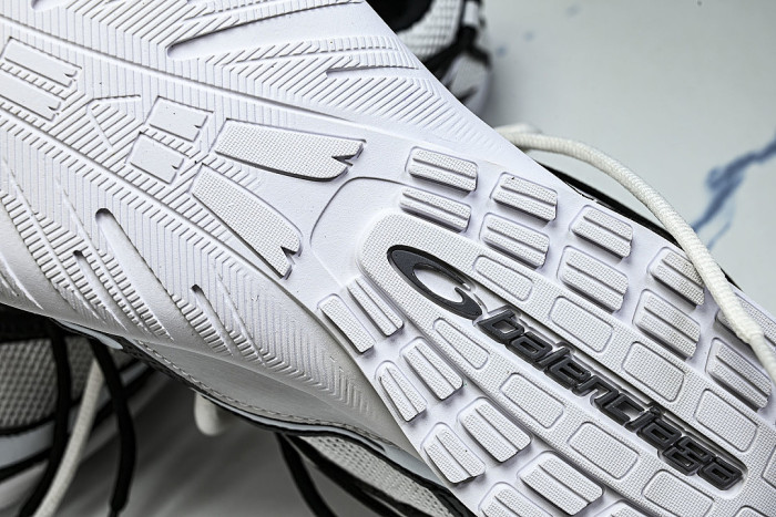 WSTE0 9010 RADAR SNEAKER WHITE/BLACK