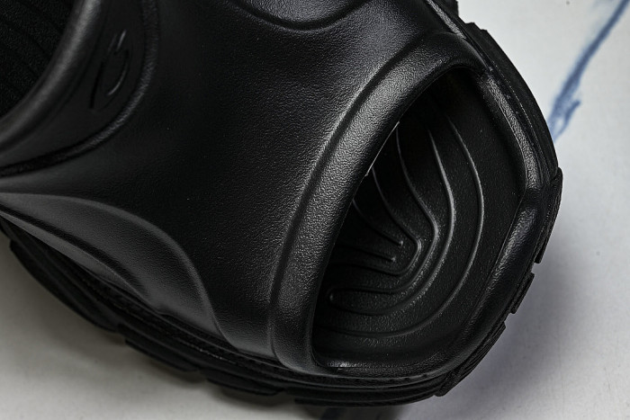 W6XLM 1000 BALENCIAGA 6XL SLIDE CASUAL SLIPPERS BLACK/INKINESS
