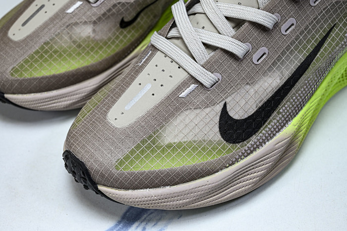 HM9697-700 AVA X BREATHABLE AND SUPPORTIVE RUNNING SHOES VOLT ICE/MOON PARTICLE/CREAM II/BLACK