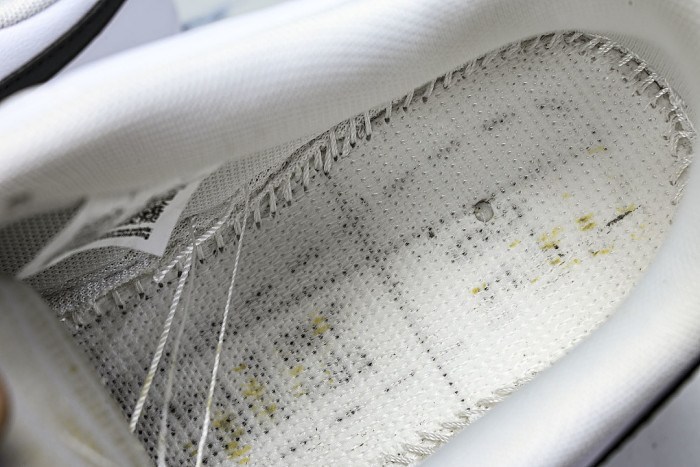 IR0952-100 AIR FORCE 1 07 LOW CASUAL SNEAKERS WHITE/BLACK/WHITE
