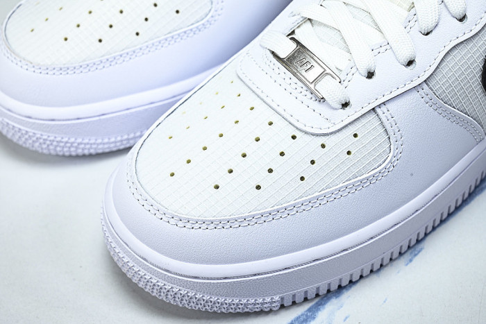 IR0952-100 AIR FORCE 1 07 LOW CASUAL SNEAKERS WHITE/BLACK/WHITE