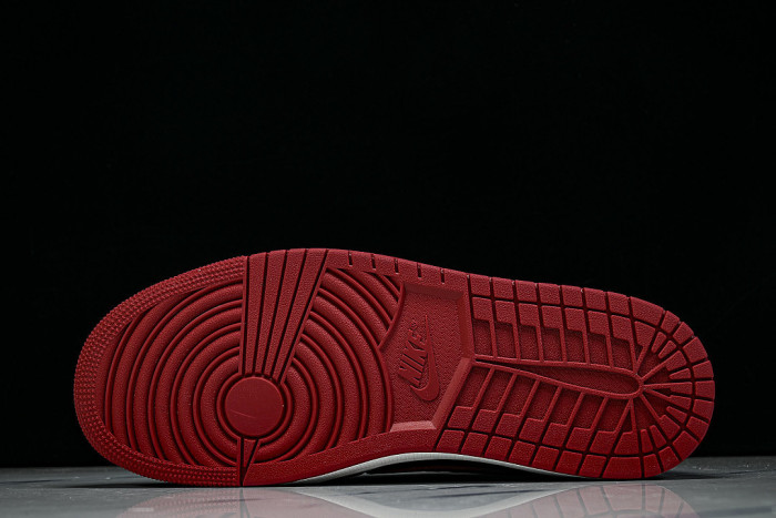 IW6276-001 JORDAN 1 RETRO LOW OG BLACK/BLACK/VARSITY RED/SUMMIT WHITE