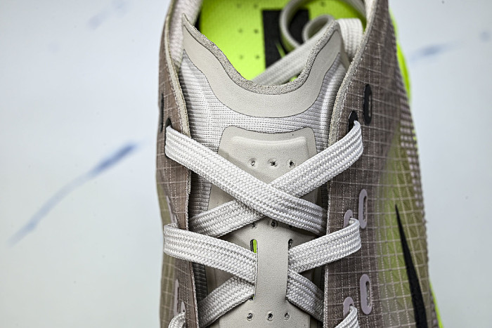 HM9697-700 AVA X BREATHABLE AND SUPPORTIVE RUNNING SHOES VOLT ICE/MOON PARTICLE/CREAM II/BLACK