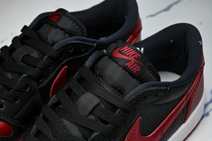 IW6276-001 JORDAN 1 RETRO LOW OG BLACK/BLACK/VARSITY RED/SUMMIT WHITE