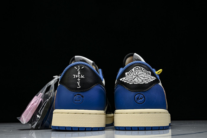 DM7866-140 JORDAN 1 RETRO LOW OG SP WHITE/BLACK-ROYAL-SAIL
