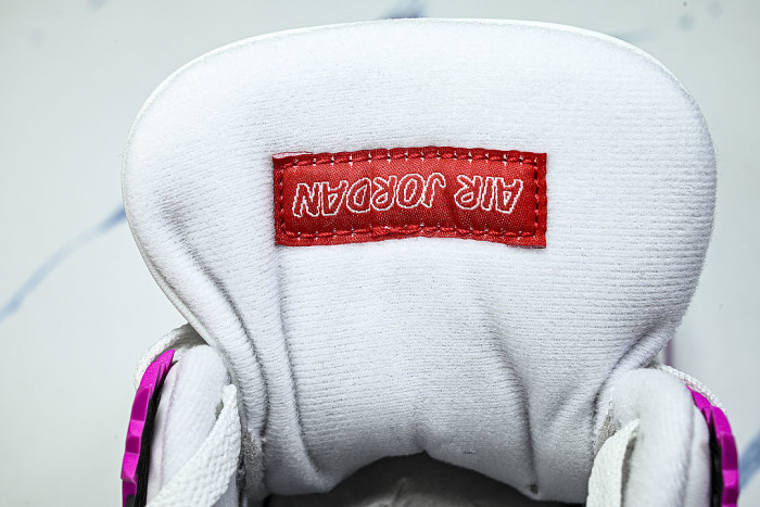 JA1135-100 JORDAN 4 RETRO OFF WHITE/ANTHRACITE/NEUTRAL GREY/FIRE PINK/LIGHT ARCTIC PINK/MUSLIN