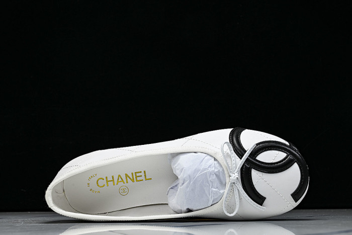 FLAT BALLET SHOES WHITE/BLACK/WHITE