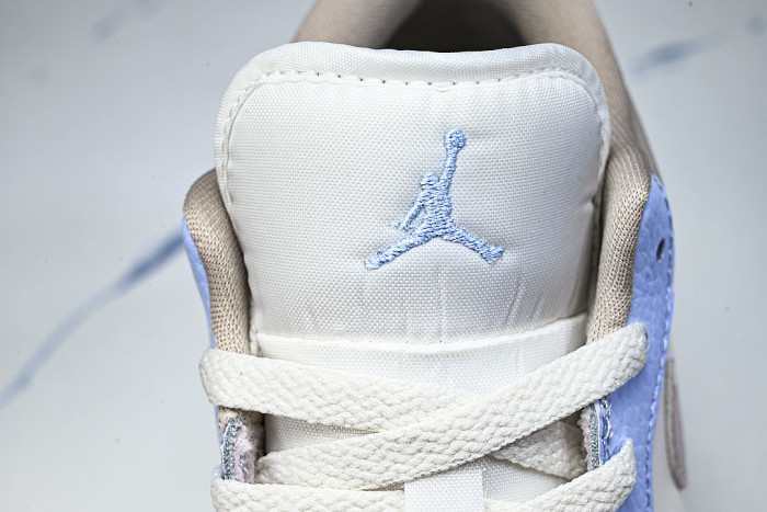 IV3219-161 AIR JORDAN 1 LOW RETRO-STYLE BASKETBALL SHOES WHITE/PINK/BLUE
