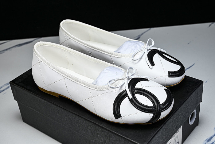 FLAT BALLET SHOES WHITE/BLACK/WHITE