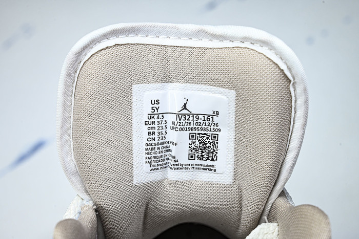IV3219-161 AIR JORDAN 1 LOW RETRO-STYLE BASKETBALL SHOES WHITE/PINK/BLUE