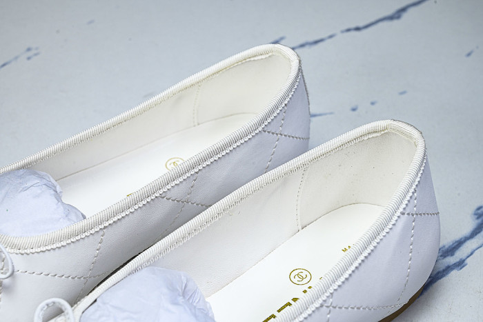FLAT BALLET SHOES WHITE/BLACK/WHITE