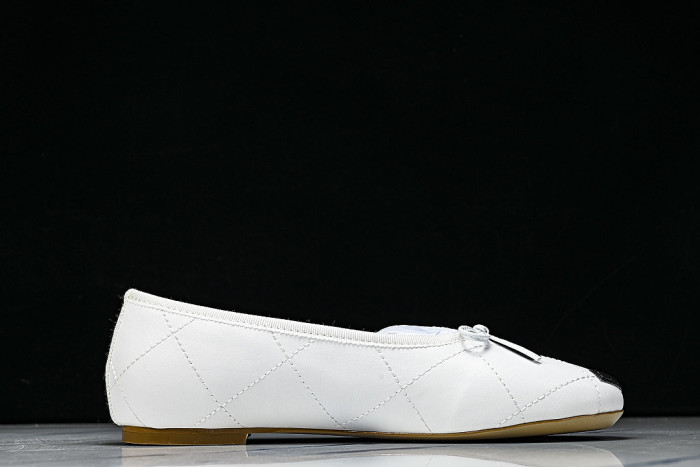 FLAT BALLET SHOES WHITE/BLACK/WHITE