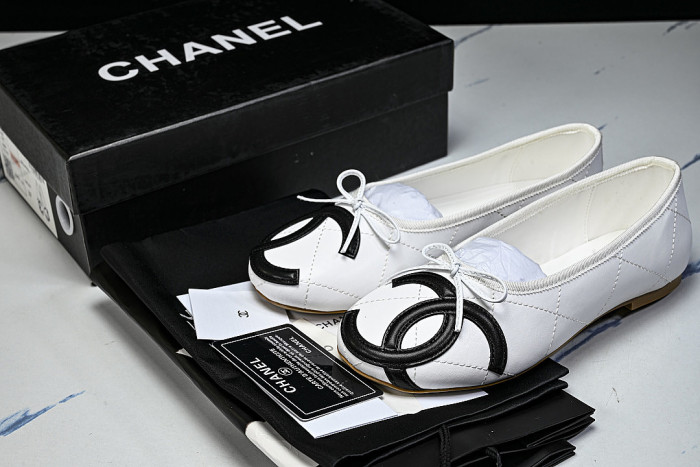 FLAT BALLET SHOES WHITE/BLACK/WHITE