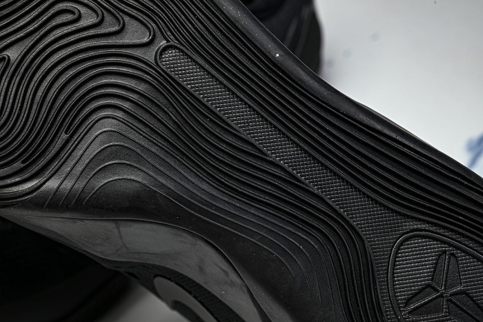 IH5095-002 KOBE 9 ELITE LOW EM PROTRO TB BLACK/BLACK/BLACK